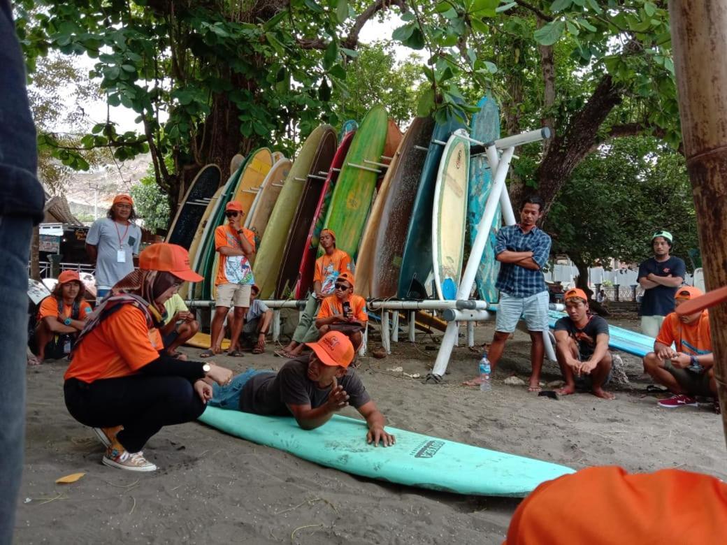 Panorama A La Plage Guest House Pananjung Exterior foto